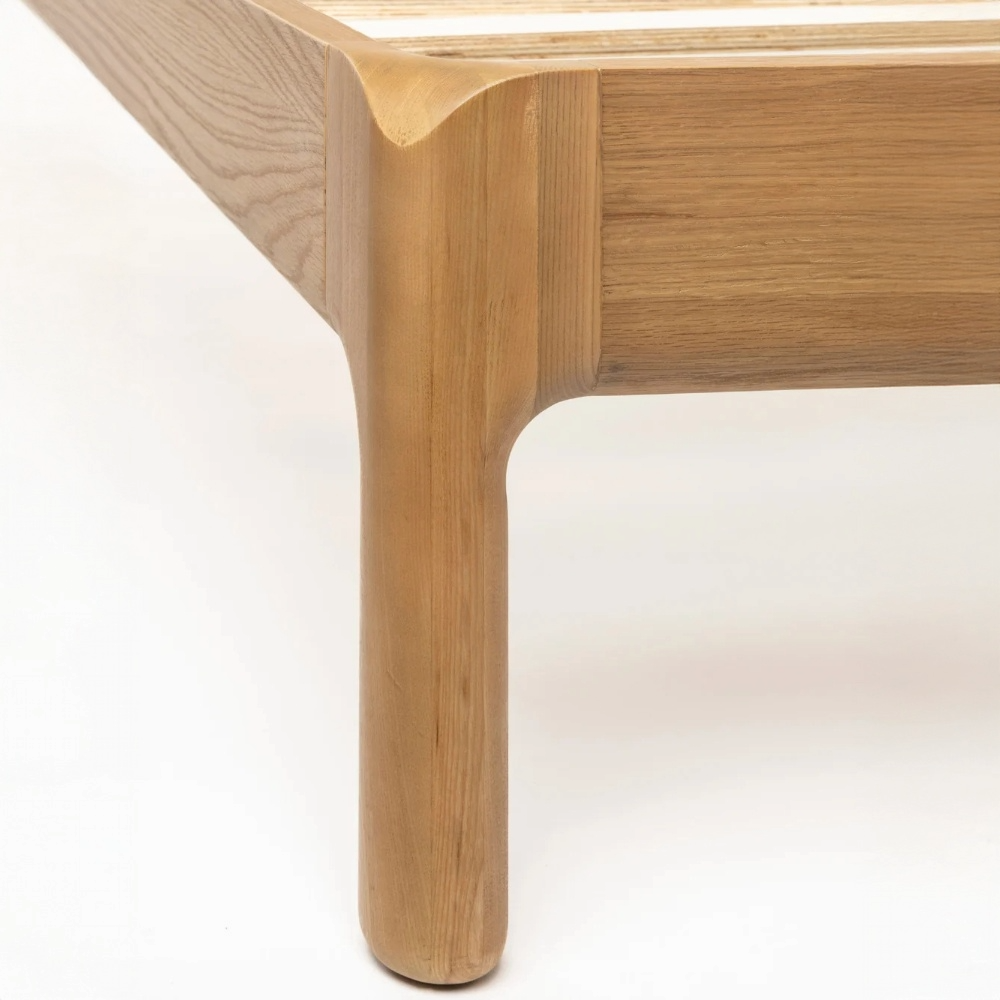 Eschenholzbett mit Wiener Geflecht – 180 × 200 cm
