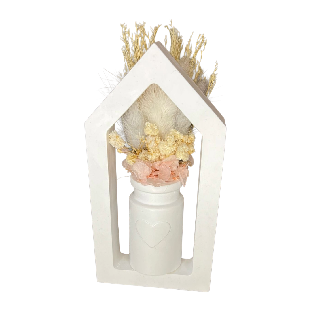 Haus mit Trockenblumen – handgegossen ideal als Wohnaccessoire oder Wanddekoration